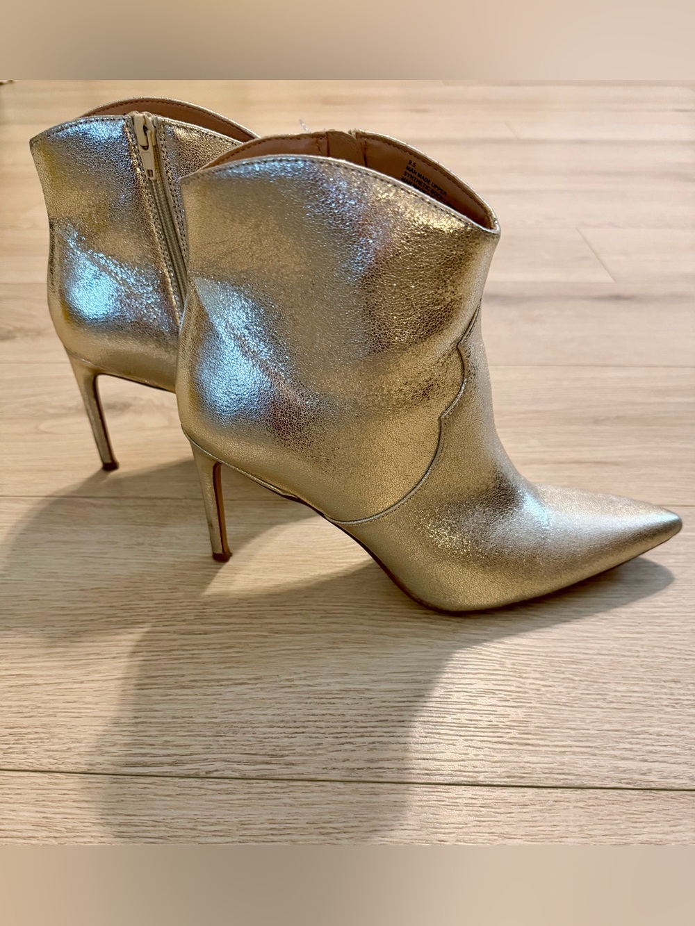 Express Women’s 9.5 gold metallic ankle boots